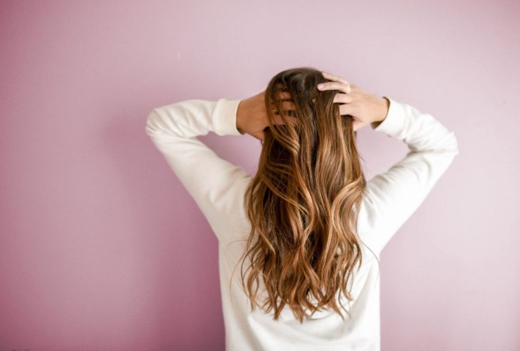Come avere capelli lunghi e setosi 