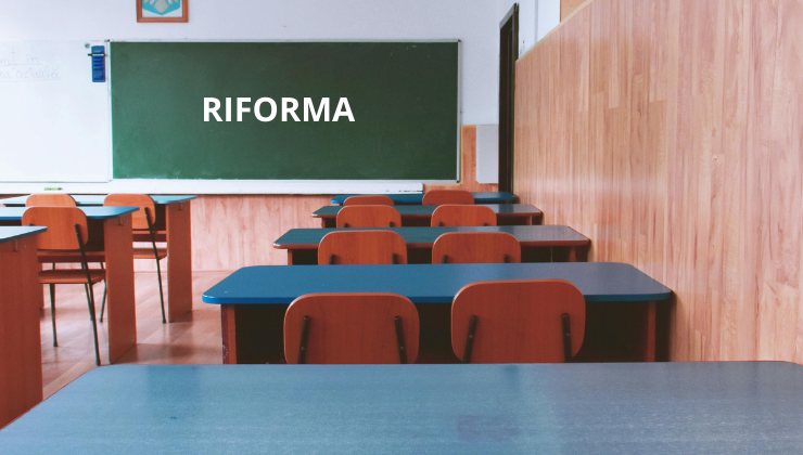 Aula di scuola deserta