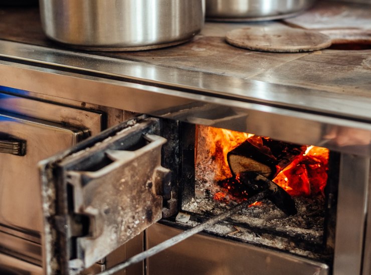 Cucina economica a legna 