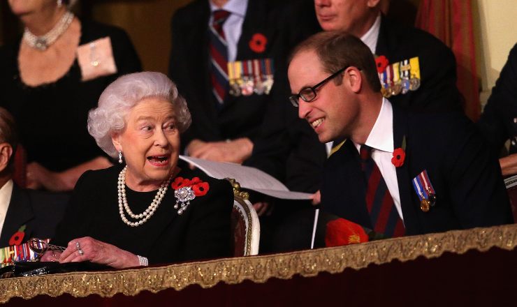 Principe William con la Regina Elisabetta (web) - Vallsusanews.it