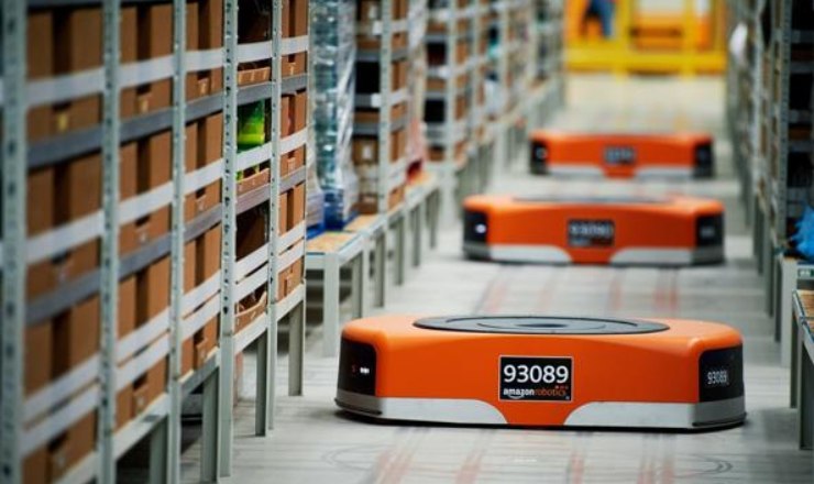 Robot usati da Amazon (web) - Valsusanews.it