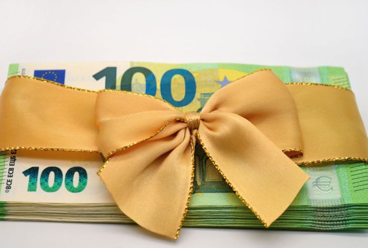 Serve il notaio per regalare soldi 