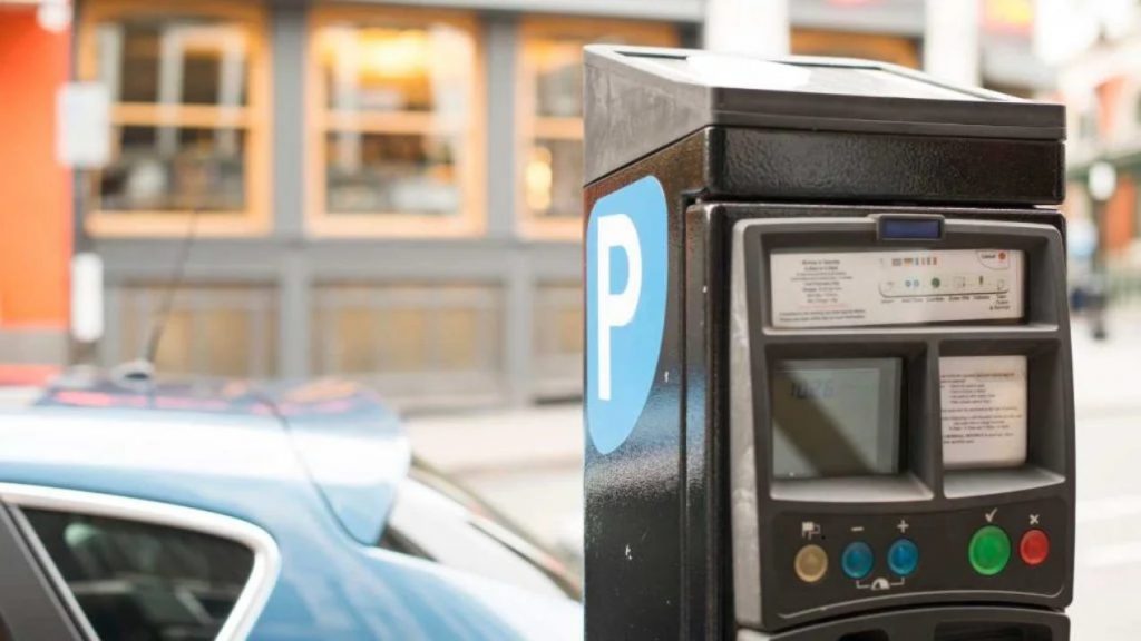Parchimetro parcheggio strisce blu