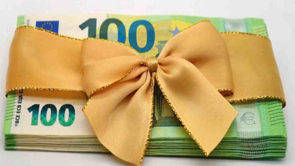 Nuovo reddito nascosto: 9.600 € l’anno per chi vive da solo | Le spese sono diventate insostenibili