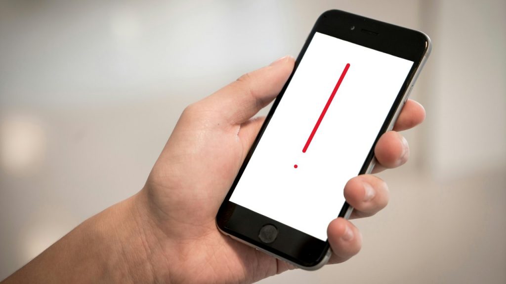 Smartphone in mano
